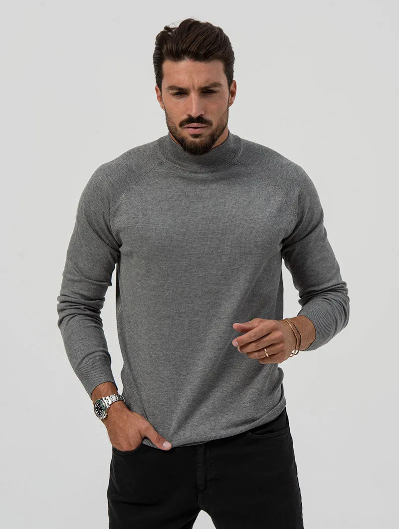 DOMINIC ROLLNECK SWEATER IN LIGHT GREY