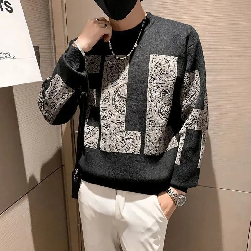 Solid Letter Graphic Knitted Sweater